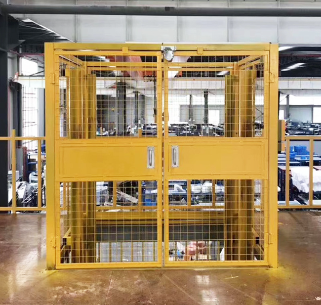 云南智能导轨式升降机亮相